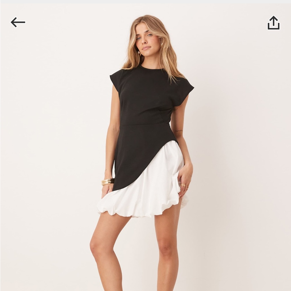 Stylish Black and White Mini Skirt